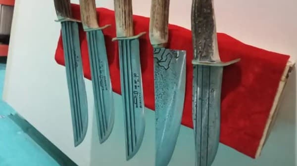 Cuchillos artesanales impulsan el éxito económico de artesano en Itapúa