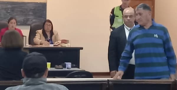 Tribunal revoca sentencia de expolicía por feminicidio