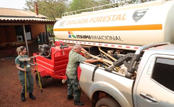 Guardaparques de Alto Paraná refuerzan lucha contra incendios en el Chaco