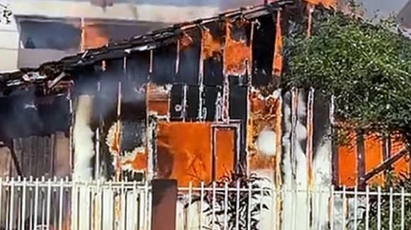 Incendio en Santa Rita deja dos hermanos fallecidos