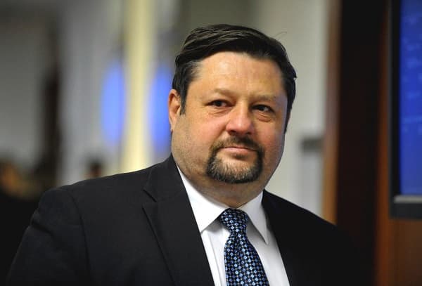 Capturan en Paraguay a exdiputado checo prófugo por fraude millonario