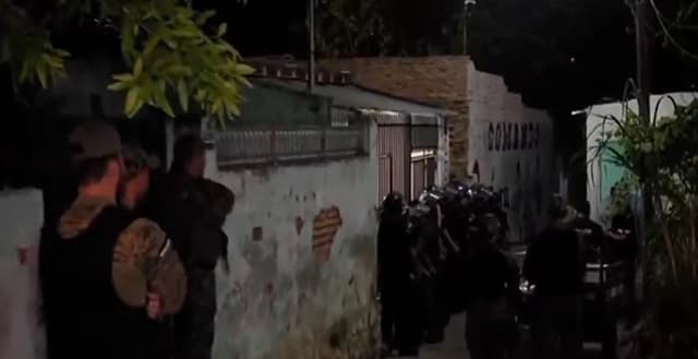 Incautan armas y detienen a varias personas tras allanamiento en Barrio Jara