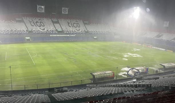 Meteorología advierte lluvias para el juego de la Albirroja