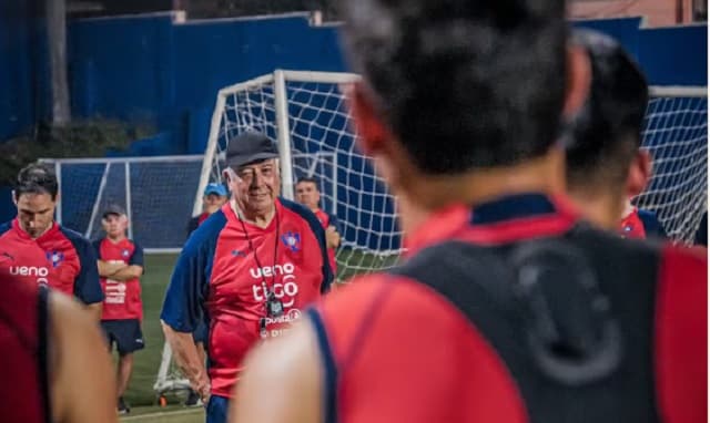 Carlos Jara Saguier inicia su era como DT de Cerro Porteño