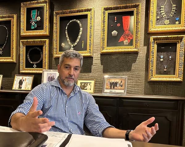 Mario Abdo arremete contra tránsfugas y revela sus planes políticos