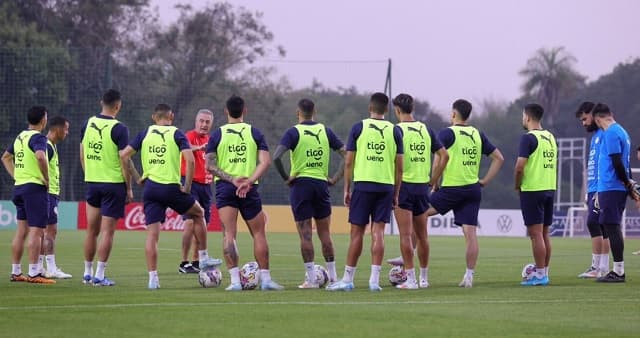 Albirroja: Alfaro convoca a nuevos jugadores para próximo combo