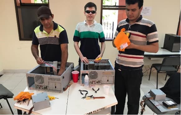 SNPP inaugura laboratorio de informática para no videntes