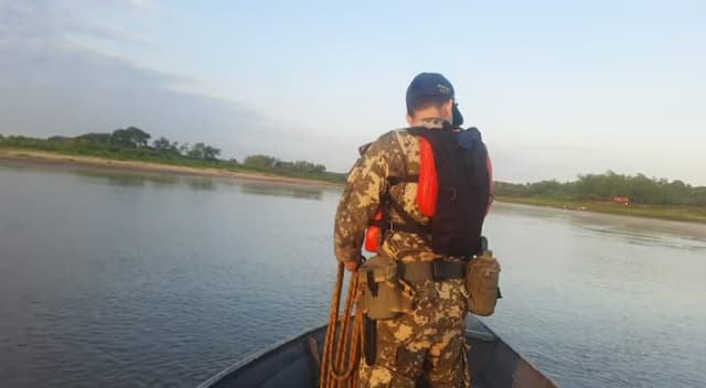 Hallan dos cuerpos de jóvenes desaparecidos en el río Paraguay en zona Villa Hayes