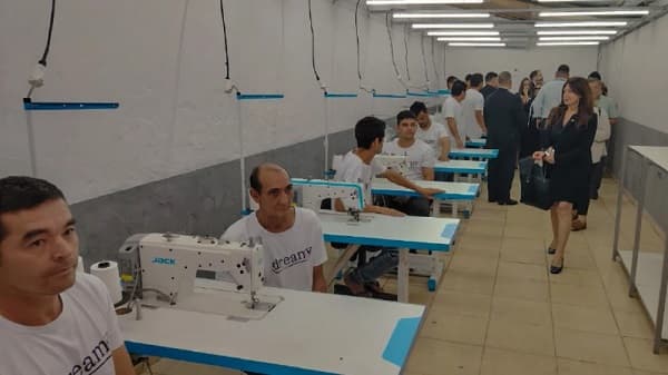Firma brasileña empleará a 30 reclusos en taller textil carcelario