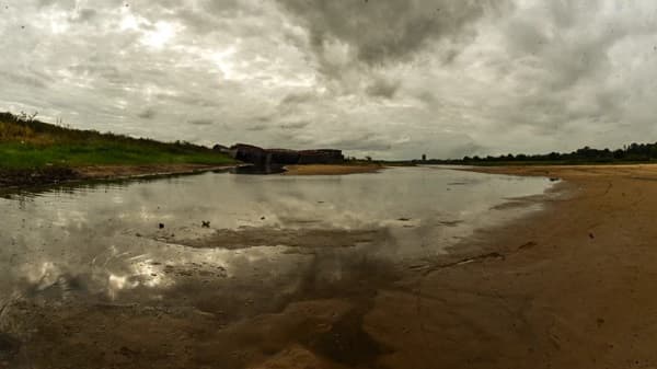 Crisis hídrica impacta agua en Asunción y eleva precios