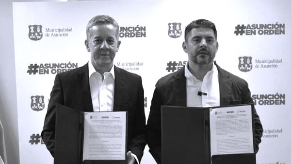 Nenecho firma convenio para incluir a morosos en Buró de Crédito