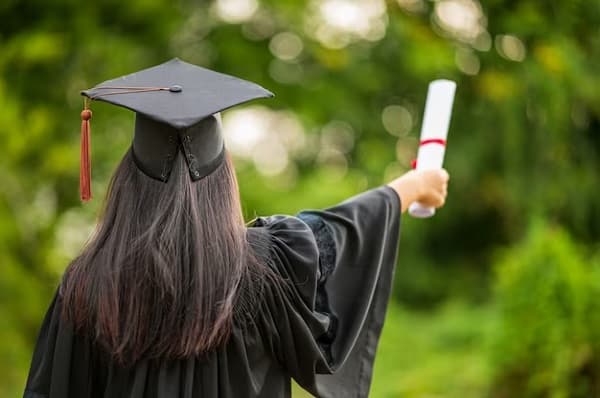 Solo uno de diez universitarios paraguayos termina su carrera