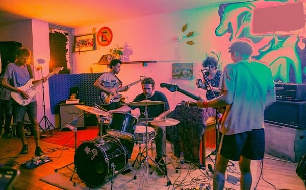 Una noche de vida y muerte: Fiesta de Lxs Muertxs