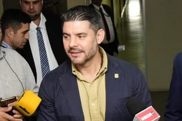 Nenecho niega uso de fondos municipales para cumbre verde