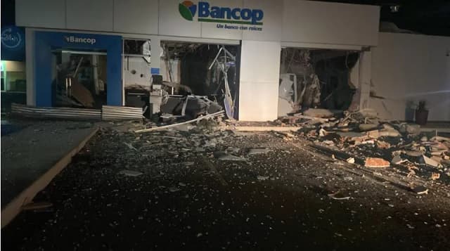 Explosivos y tiroteos en asalto bancario en Alto Paraná