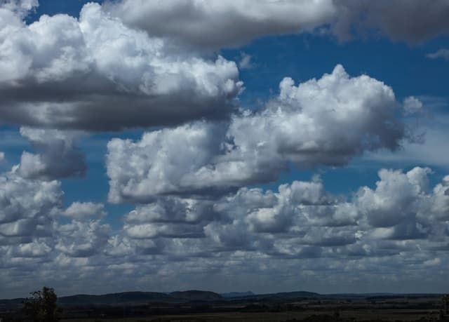 Miércoles caluroso con probabilidad de tormentas en algunas zonas del país