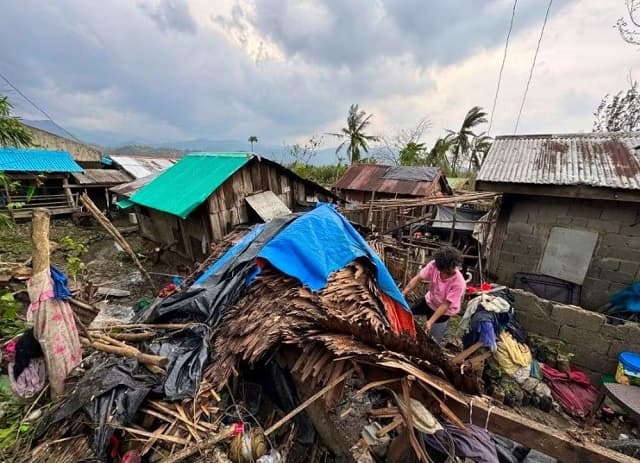 Tifón Toraji golpea Filipinas y provoca evacuación masiva