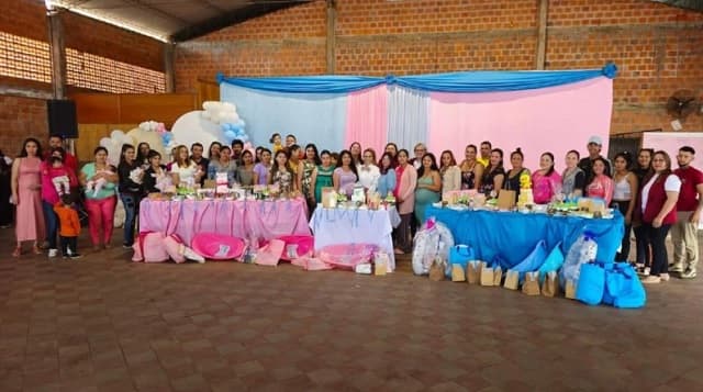 Hospital de Loma Pytã organiza emotivo baby shower para 45 mamás