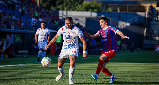 Empate entre vecinos deja vía libre a Olimpia para el título