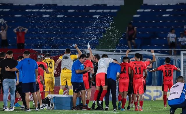 Nacional avanza a la final de la Copa Paraguay y clasifica a Libertadores