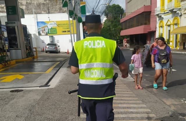 Denuncian cateo irregular de la Policía Nacional en Lambaré