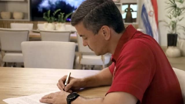 Peña promulga ley para silenciar a las ONG