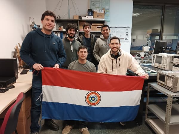 Más de 2.000 becarios de Becal contribuyen al país