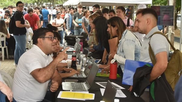 Feria laboral del SNPP ofrece 200 vacancias este martes