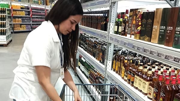 Representante alerta sobre contrabando de bebidas en Asunción
