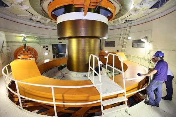 Brasil autoriza venta de energía paraguaya en su mercado libre