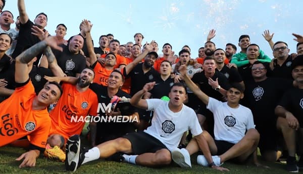 Olimpia celebra la estrella 47 ante Nacional