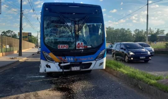 Accidente de buses en Limpio: 20 heridos y 7 en estado grave