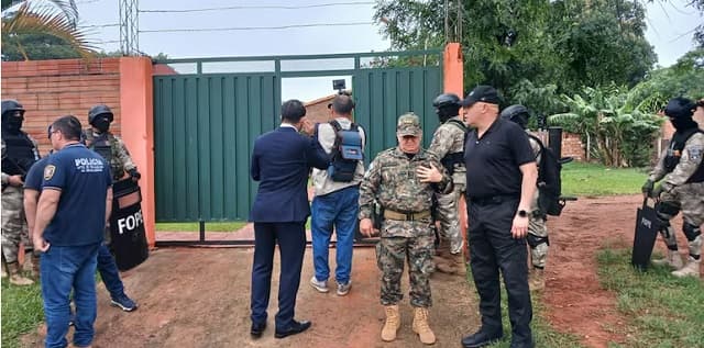 Policía encuentra vehículos del asalto a empresa de caudales