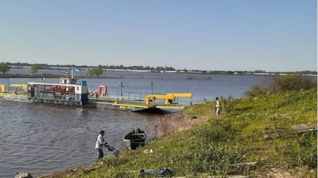 Reanudan servicio de balsa entre Pilar y Puerto Cano
