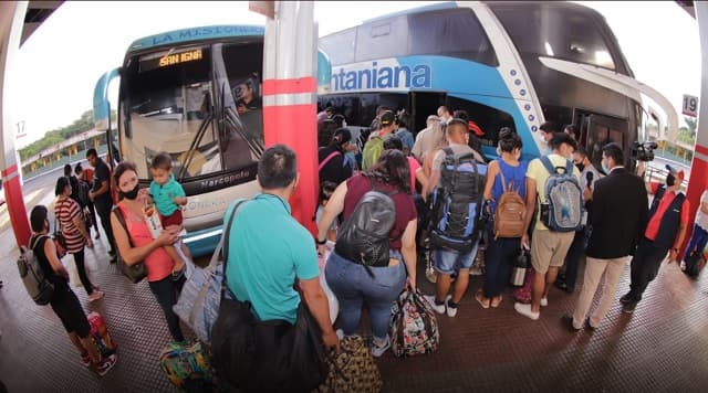 Garantizan buses seguros y precios controlados para Navidad y Año Nuevo