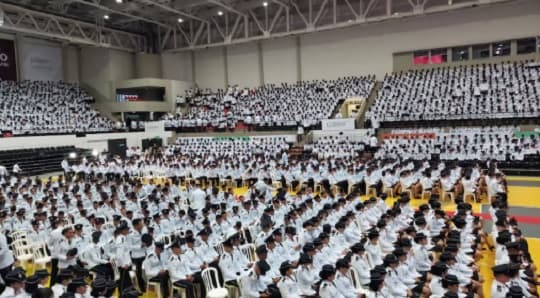 Egresan 5.000 policías con formación exprés y causan caos vial en Eusebio Ayala