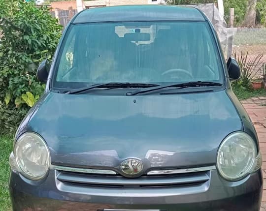 Jubilado del IPS vende su auto para pagar cirugía de su esposa