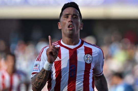 Lucas Barrios se retira del fútbol profesional