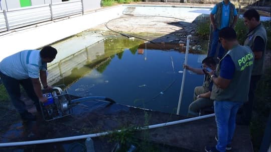 Municipalidad interviene piscina abandonada en Asunción