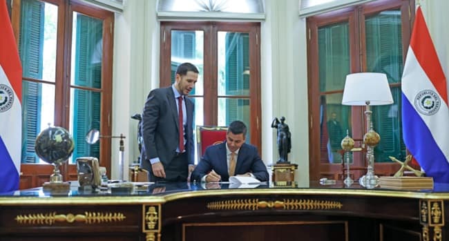 Santiago Peña promulga el Presupuesto General 2025 antes de terminar el año