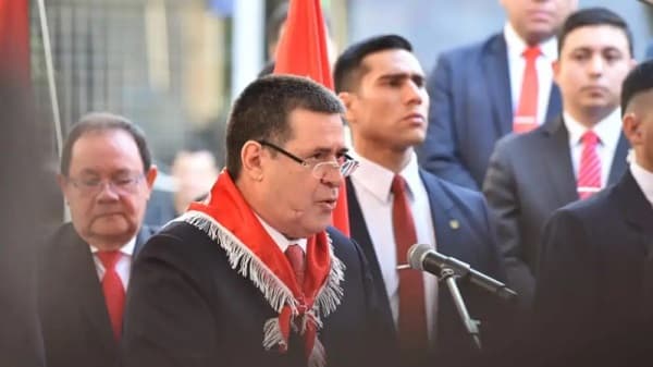 Fiscalía solicita desestimar denuncia contra Horacio Cartes