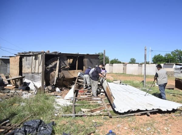 Desalojos en la Costanera: Municipio apura subasta de tierras