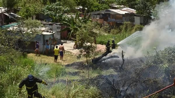 Incendio en la Costanera: Riesgo latente en zonas vulnerables