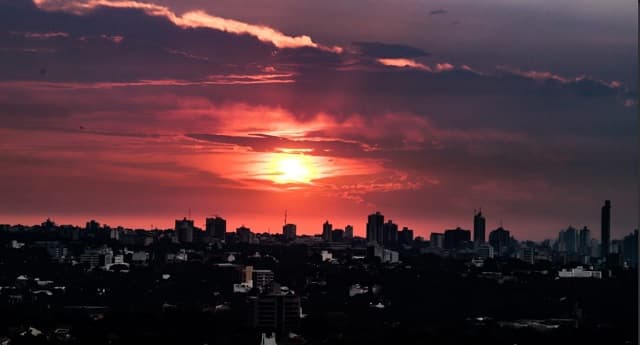 Calor extremo y humedad predominan en todo el país