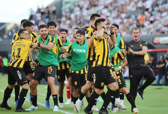 El Indio y un flechazo al Decano en el clásico más añejo