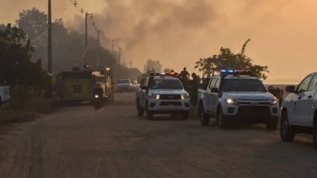 Incendio en el Banco San Miguel de la Costanera Norte afecta 40 hectáreas y a 10 familias