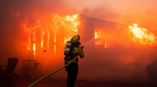 Incendio en Los Ángeles: 30.000 evacuados por el avance de las llamas