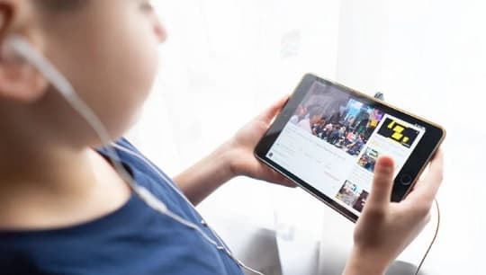 ¿Cuál es la edad ideal para el primer celular? Esto revela un estudio