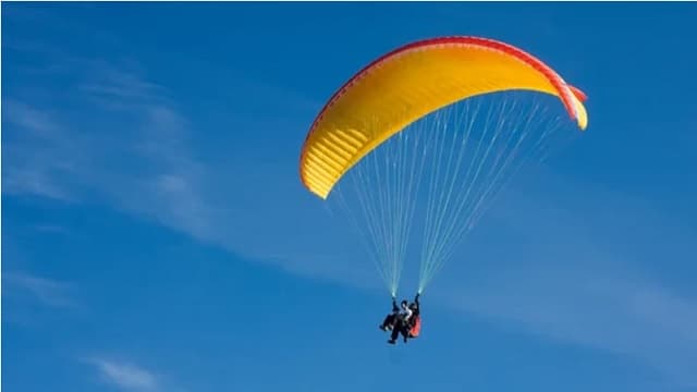 Accidente de parapente en Itauguá deja un fallecido y un herido