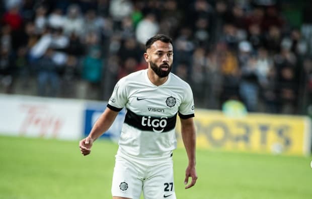 Ramón Martínez y Olimpia: conflicto por deuda salarial